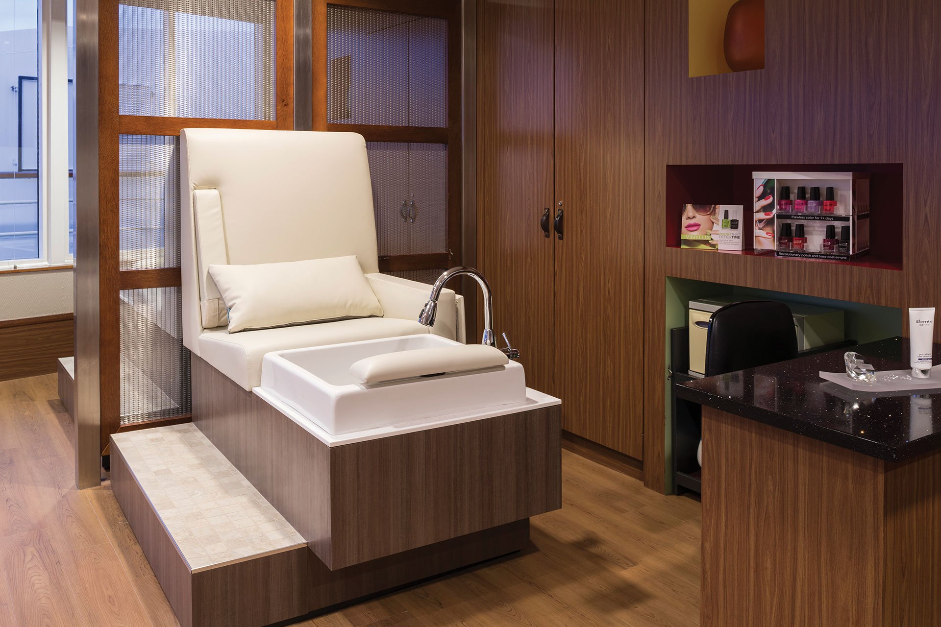 Crystal Cruises - Crystal Serenity - Crystal Life Salon.jpg